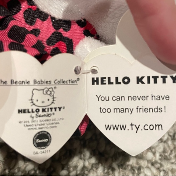 SANRIO Hello Kitty Pink Leopard 2013 Plush - Picture 3 of 3